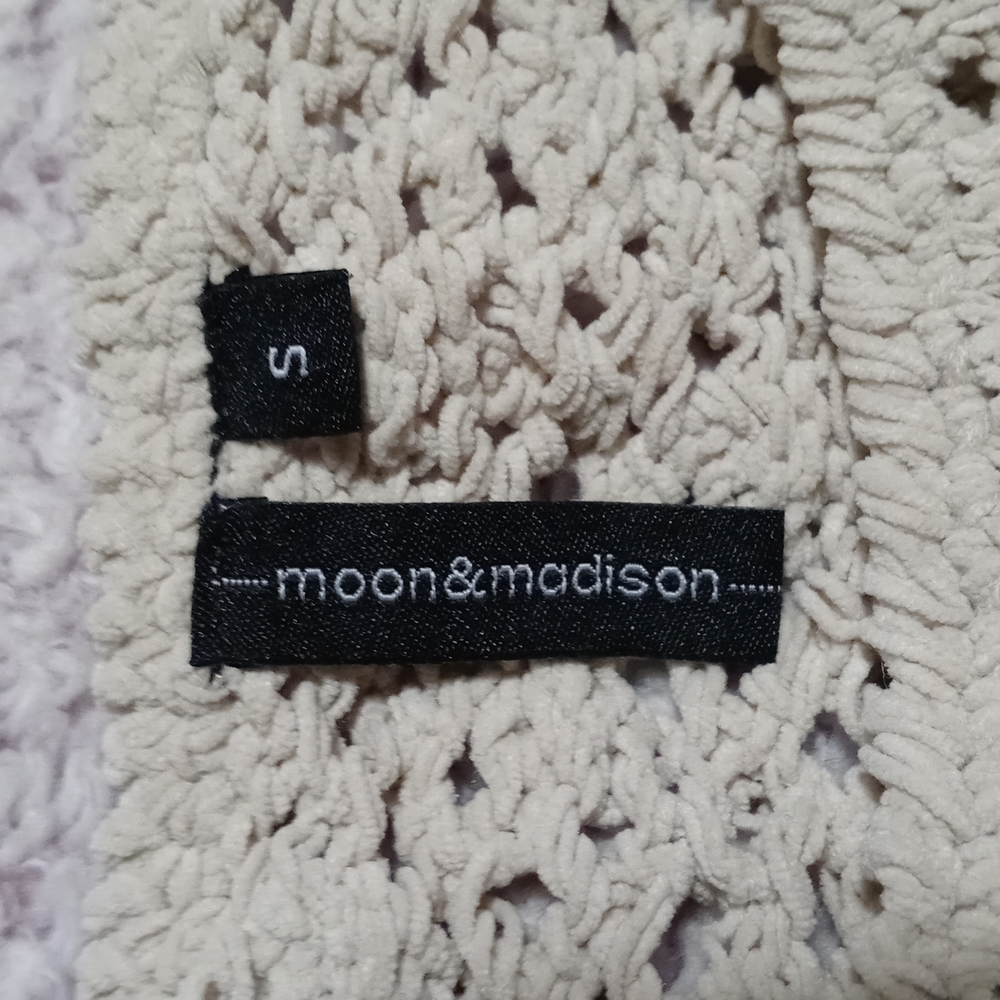 Sweater - Picture 4 of 4